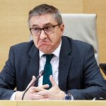 The Education Minister does not recall Pradas informing the council about the rescue operations, was unaware of Sekopi’s presence and accuses the government of transmitting the infection. "False reassurance" In 29-O