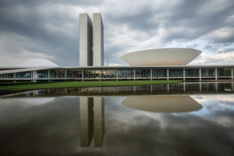 1764702611_103004263-pa-brasilia-df-12-05-2023-orgaos-oficiais-da-politica-em-brasilia-palacio-do-congres.jpg