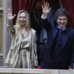 With Miley and the ELN as the first minority, the new representatives are sworn in