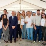 They handed over title deeds to eight companies located in the La Plata II Industrial Park