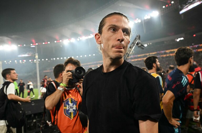 1764823931_113203436-flamengos-head-coach-filipe-luis-celebrates-winning-the-championship-after-the-brasileira.jpeg