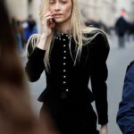 The right amount of glitter and a perfect velvet coat: 5 looks for Christmas with which you will successfully emerge from any eventuality