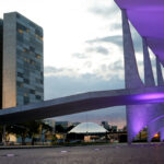 1765210030_Fachada-do-Congresso-Nacional-e-Palacio-do-Planalto-deputados-e-senadores-e-presidente-Btasil-Brasil.jpeg