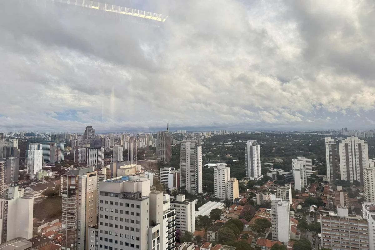 1765387625_Apos-dias-de-calor-SP-deve-ter-chuva-vento-e-frio-no-final-de-semana.jpg