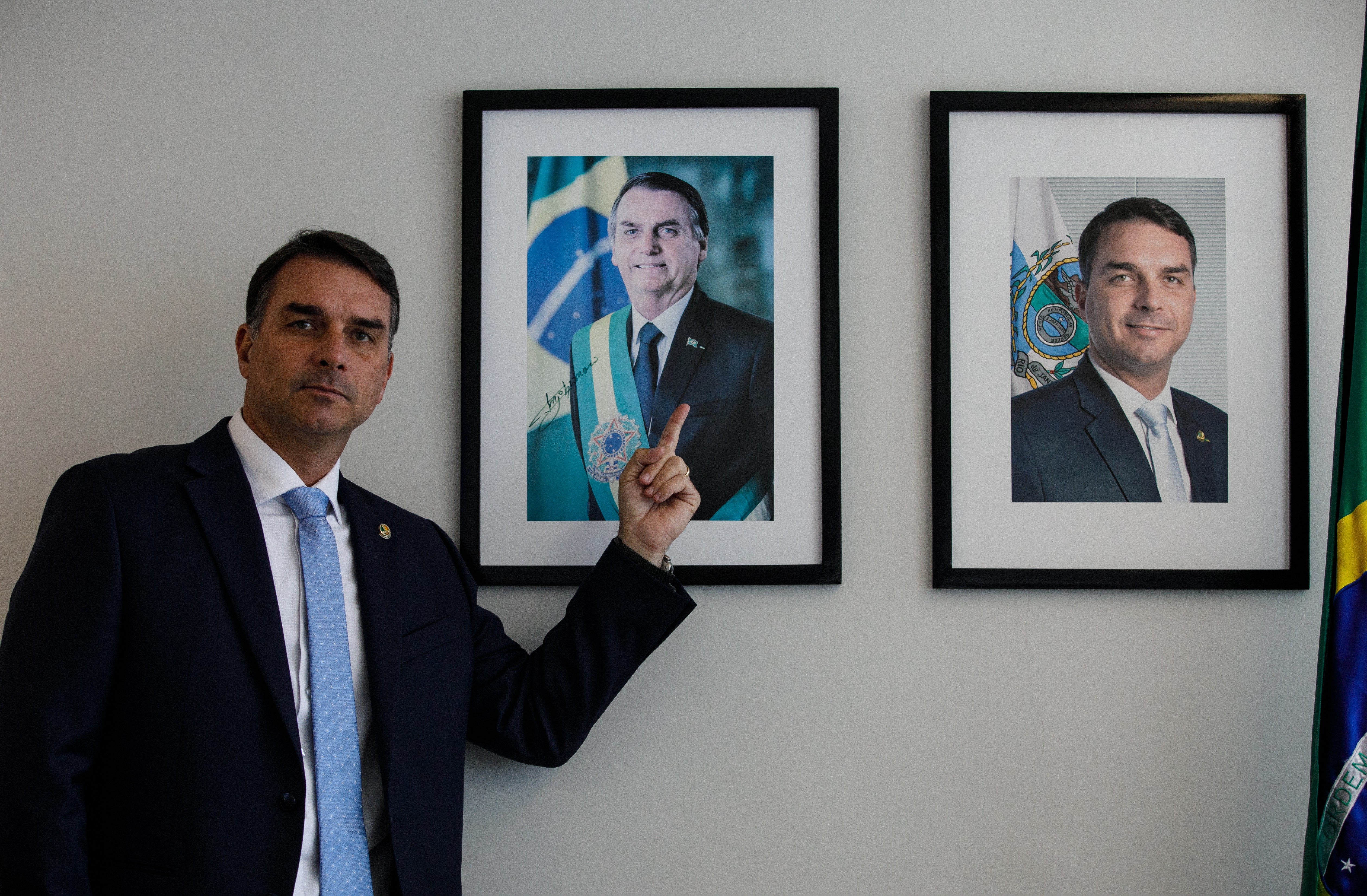 1765989939_110082606-pa-brasilia-df-19-02-2025-entrevista-exclusiva-senador-flavio-bolsonaro-fotografia-bre.jpg
