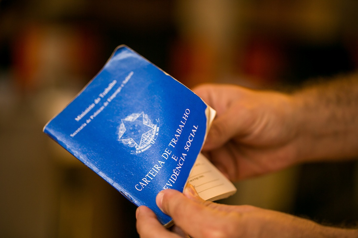 1766025608_Carteira-de-Trabalho-1-1.jpg
