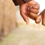 3 out of 10 Brazilians have a relationship with co-workers