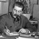 1_Stalin_Bibliteca_1939_ABC-U51236580064CBK-1024x512@diario_abc.jpg