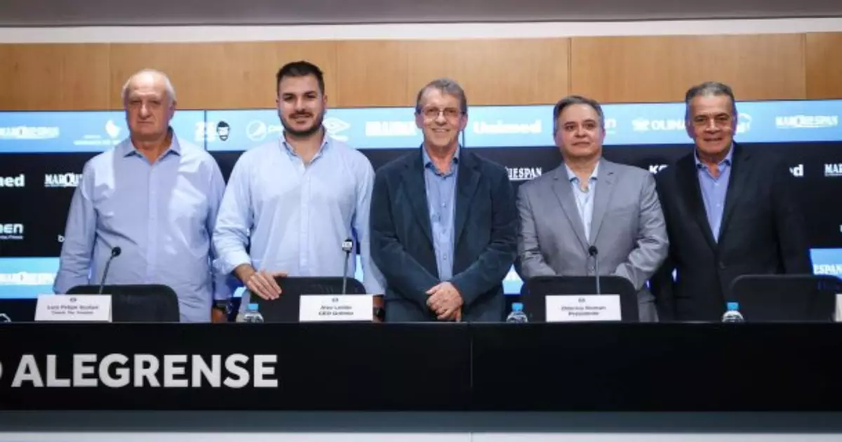 2117560240-presidente-do-gremio-odorico-roman-realiza-coletiva-de-apresentacao-do-novo-ceo-610x400.j.webp