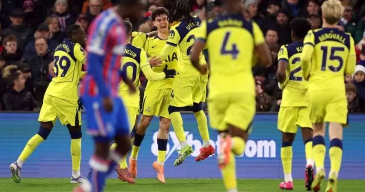 273219462-crystal-palace-v-tottenham-hotspur-premier-league-1-610x400.jpg