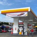 What companies are vying to acquire Shell in Argentina?