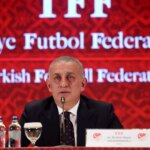 A wave of arrests in Turkish football due to the betting scandal: players, coaches and commentators..