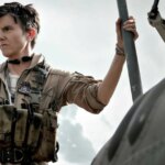 Zack Snyder has a new film and his protagonist describes it in a few words: “Hot lesbian action”