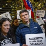 Hundreds of Venezuelans support María Corina Machado from Madrid days before the Nobel Peace Prize is awarded