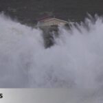 The sea storm in the Cantabrian Sea represents weekend weather with a drop in temperatures