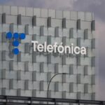 Telefónica offers early retirement for unions starting at age 55 and does not rule out forced separation in ERE