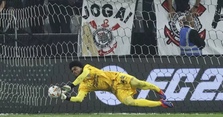 986501495-corinthians-v-bragantino-copa-conmebol-sudamericana-2024-2048x1325.jpg