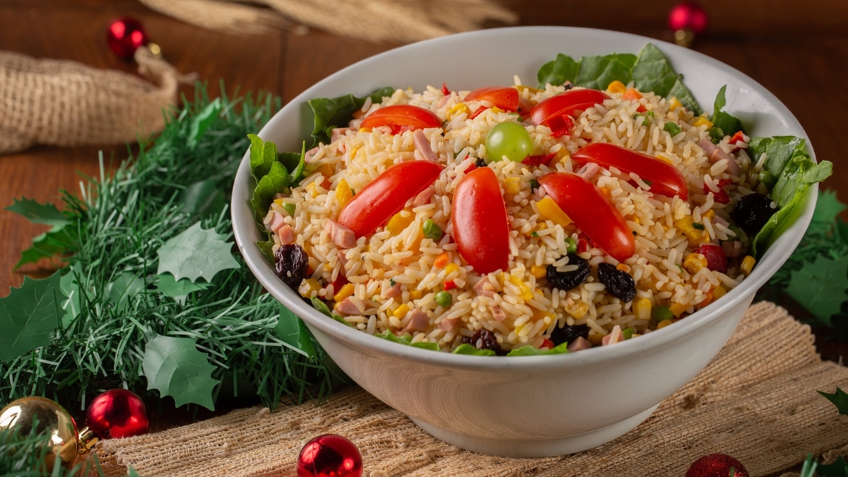 Arroz-natalino-de-frutas-secas-e-castanha-Getty_-Estudio-conceito.jpg