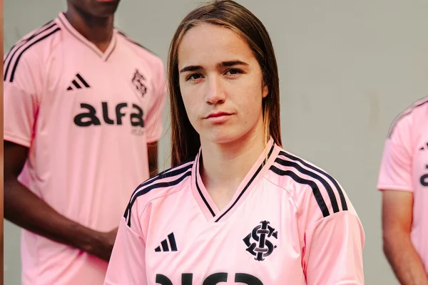 Camiseta-rosa-do-Internacional.jpg