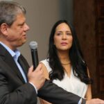 Tarcísio skates among the female electorate and tries to hold the first lady accountable