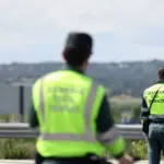 EuropaPress_4415966_dos_agentes_guardia_civil_control_trafico_kilometro_34_a_1_dia_comienza-U1704115.webp