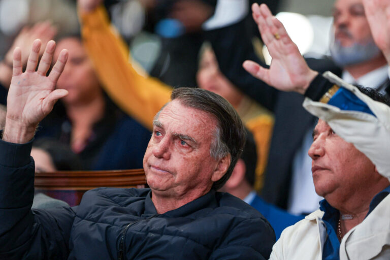 Ex-presidente-Jair-Bolsonaro-chora-durante-culto-em-igreja-de-Taguatinga.-STF-alexandre-decisao-torn.jpeg