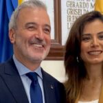 Collboni receives the keys to the city of Guadalajara (Mexico) during FIL