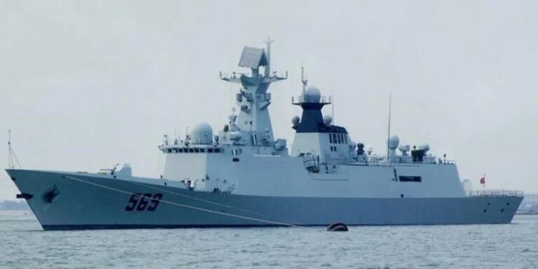 Jiangkai_II_Type_054A_Class_Frigate_20251204131641-U53146050416HBU-1024x512@diario_abc.jpg