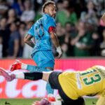 Neymar shines and Santos defeats Juventud away from home and leaves Z4