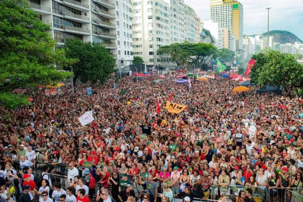 Manifestacao-contra-o-Congresso-em-Copacaba-.jpg