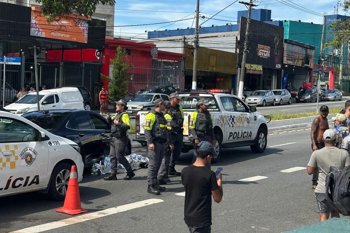 Motociclista-morre-apos-se-enroscar-em-uma-fiacao-na-zona-leste.jpg