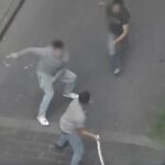 Five people attacked two men with blows and kicks in the heart of the city of Cordoba