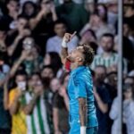 After hat-trick, Neymar talks about his future at Santos; He looks