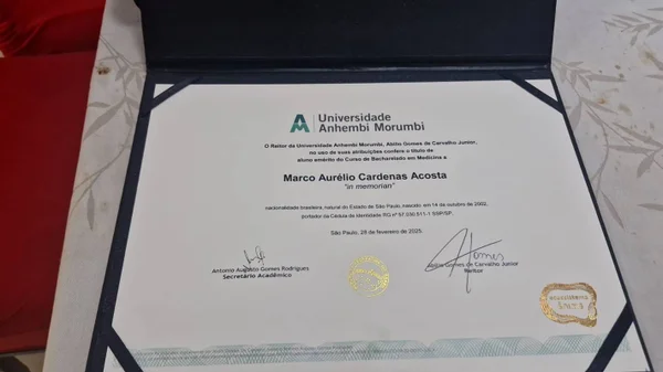Universidade-concede-diploma-postumo-a-aluno-de-medicina-morto-por-PM2.jpg