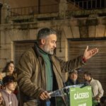 Santiago Abascal criticizes Loliz Lopez for suggesting that Soto-Evars’ book should have been presented “in private” and threatens to “kill” all equality departments