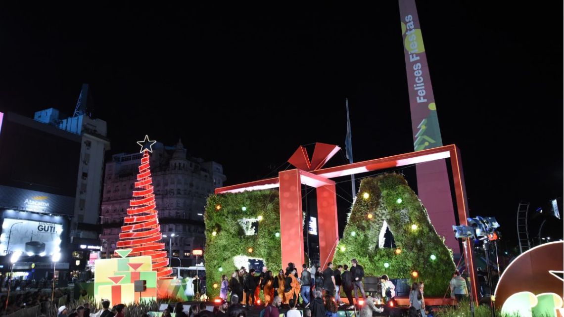 buenos-aires-se-prepara-para-celebrar-la-temporada-navidena-en-la-ciudad-2149367.jpg
