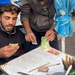 The student who repairs banknotes in Gaza, where money has not entered for more than two years