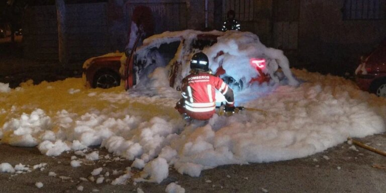 coche-incendiado-U05567673216Dvu-1024x512@diario_abc.jpg