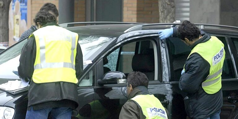 coche-tiroteado-cas-cappont-U21228801177zyW-1024x512@diario_abc.jpg