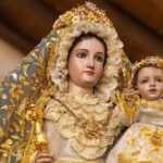 The canonical coronation of the Virgin of the Moon, in five tones