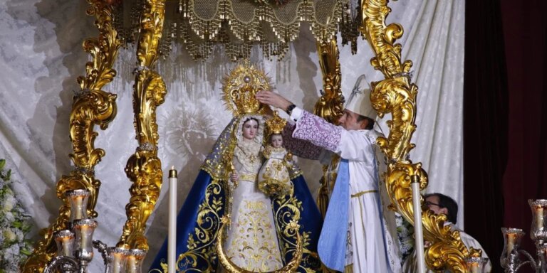 coronacion-virgen-luna-U21014000210huY-1024x512@diario_abc.jpg