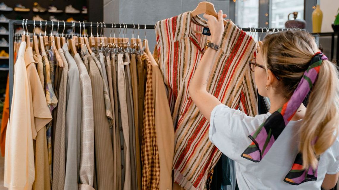 crece-la-compra-de-ropa-usada-23102025-2124365.jpg