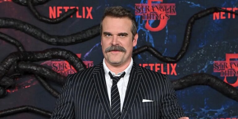 david-harbour-U54721474506DQS-1024x512@diario_abc.jpg