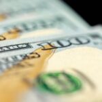 The blue dollar fell at the close of December 4, and central bank reserves rose