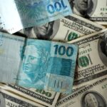 The dollar falls with the crisis between the government and Congress and the vote on the budget