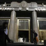 el-gobierno-deposito-el-primer-pago-de-deuda-en-QIXFICHS3VAA3JB7BQEQVUFROE.jpg