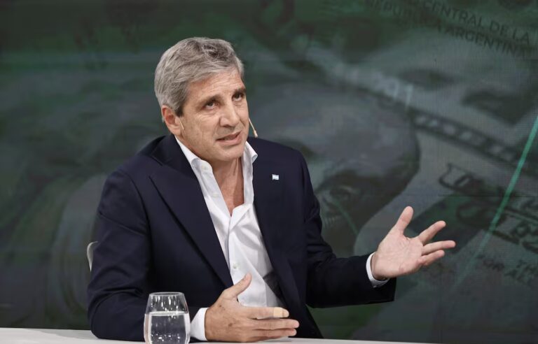 el-ministro-de-economia-luis-caputo-se-refirio-a-MPS4P7HSTJDWNKMALBIJPKTYJQ.jpg
