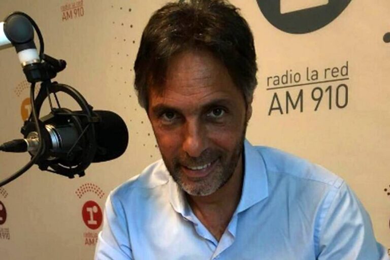 el-periodista-de-radio-la-red-gustavo-lopez-V2WYIIJRCJCH7JZ6YLI6RRUOTU.jpg
