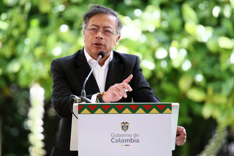 el-presidente-colombiano-gustavo-petro-despotrico-KDPLODITWRF6ZABWSP5LGP33II.JPG