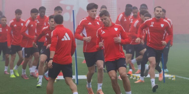 entrenamiento-valencia-sevilla-U83181123140zwt-1024x512@diario_abc.jpeg